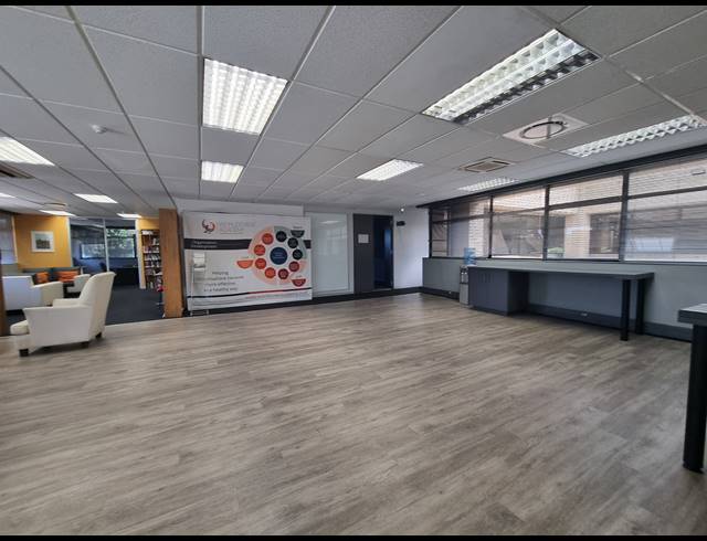 1,832M² OFFICE FOR SALE IN WOODMEAD